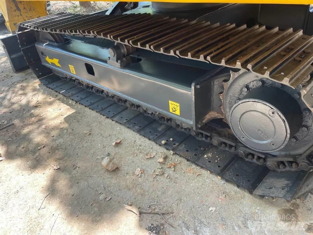 Komatsu PC70-8 Vikšriniai ekskavatoriai