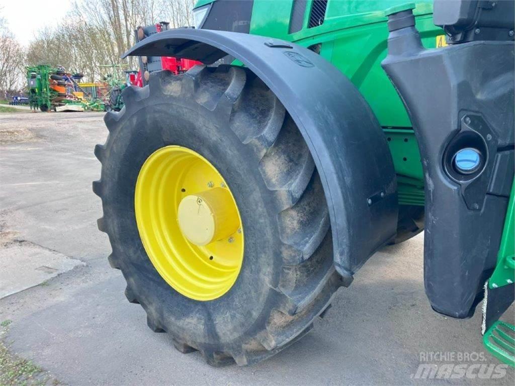 John Deere 6250R Traktoriai