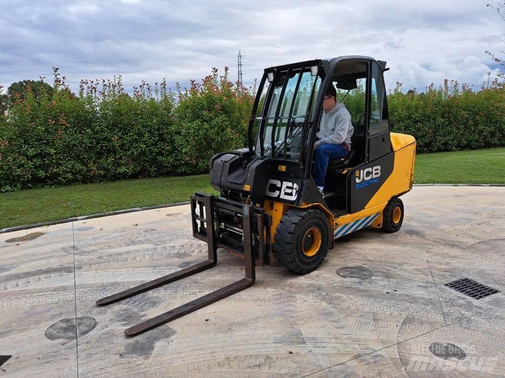 JCB TLT 30-19E Šakiniai krautuvai su prailgintu keltuvu