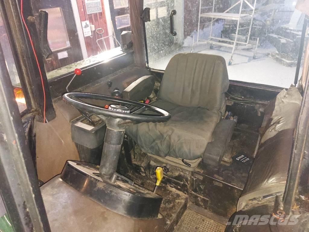 John Deere 2040 Traktoriai