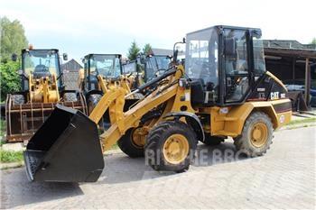 CAT 902 Naudoti ratiniai krautuvai