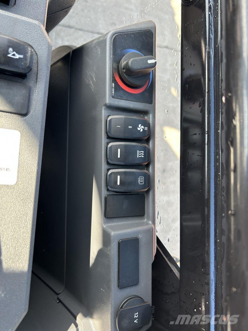 CAT 906 (9145) Daugiafunkciniai pakrovėjai