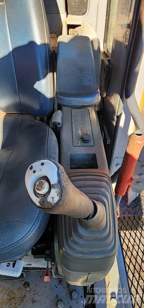 Hitachi ZX 225 USR Vikšriniai ekskavatoriai