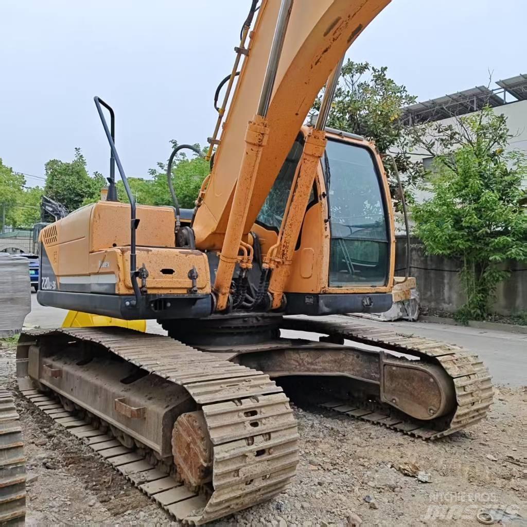 Hyundai Robex 220-9 Vikšriniai ekskavatoriai