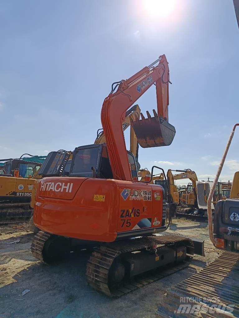 Hitachi ZX 75 Vidutinės galios ekskavatoriai 7-12 t