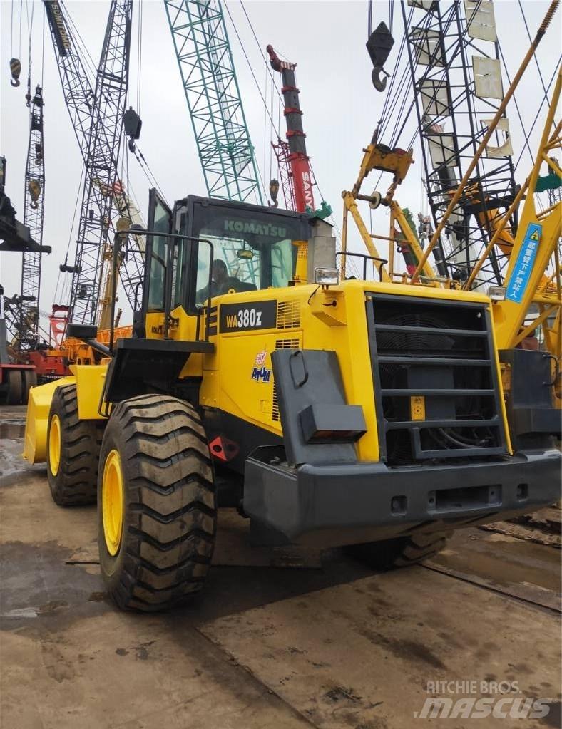 Komatsu WA 380 Naudoti ratiniai krautuvai
