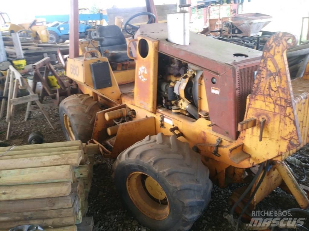 CASE 660 Tranšėjų ekskavatoriai