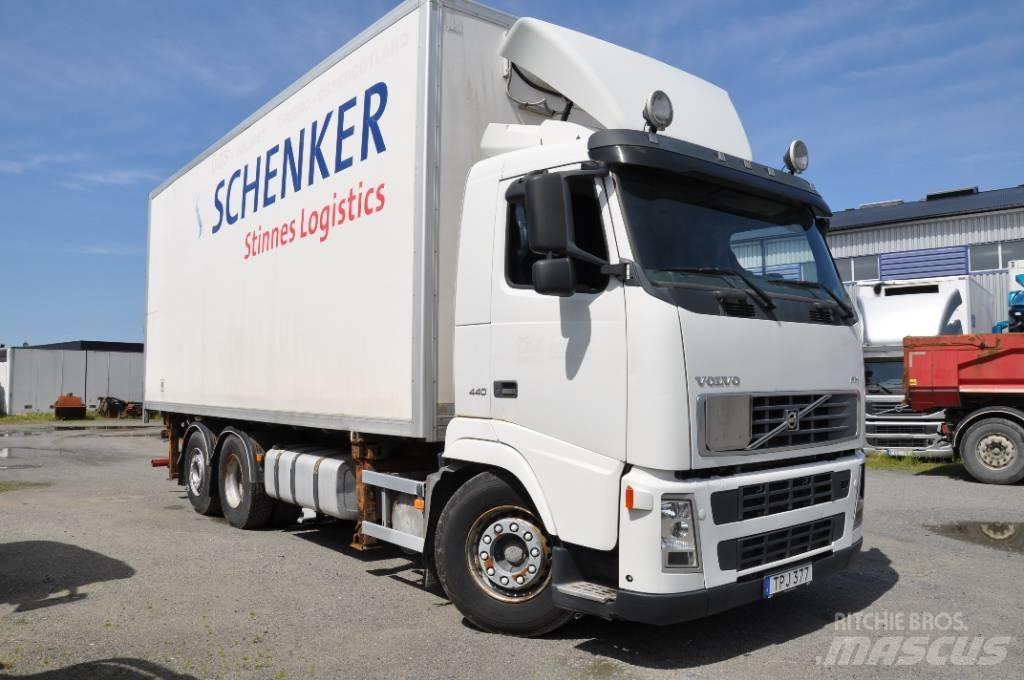 Volvo FH440 6X2 Sunkvežimiai su dengtu kėbulu