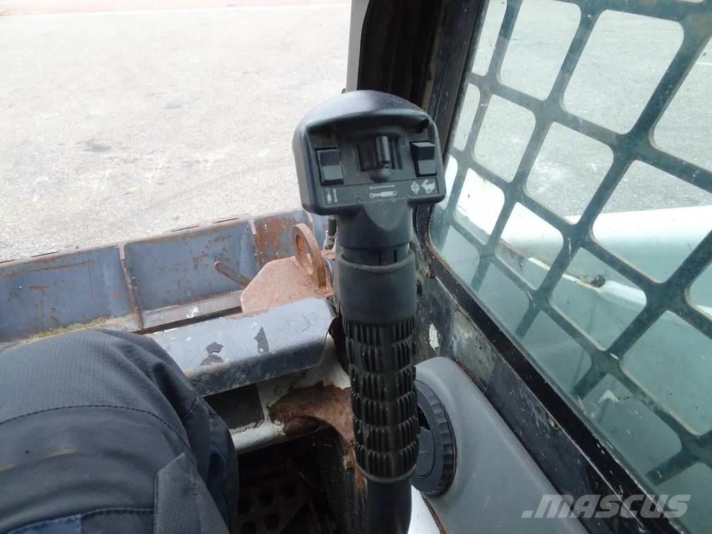 Bobcat 873 Krautuvai su šoniniu pasukimu
