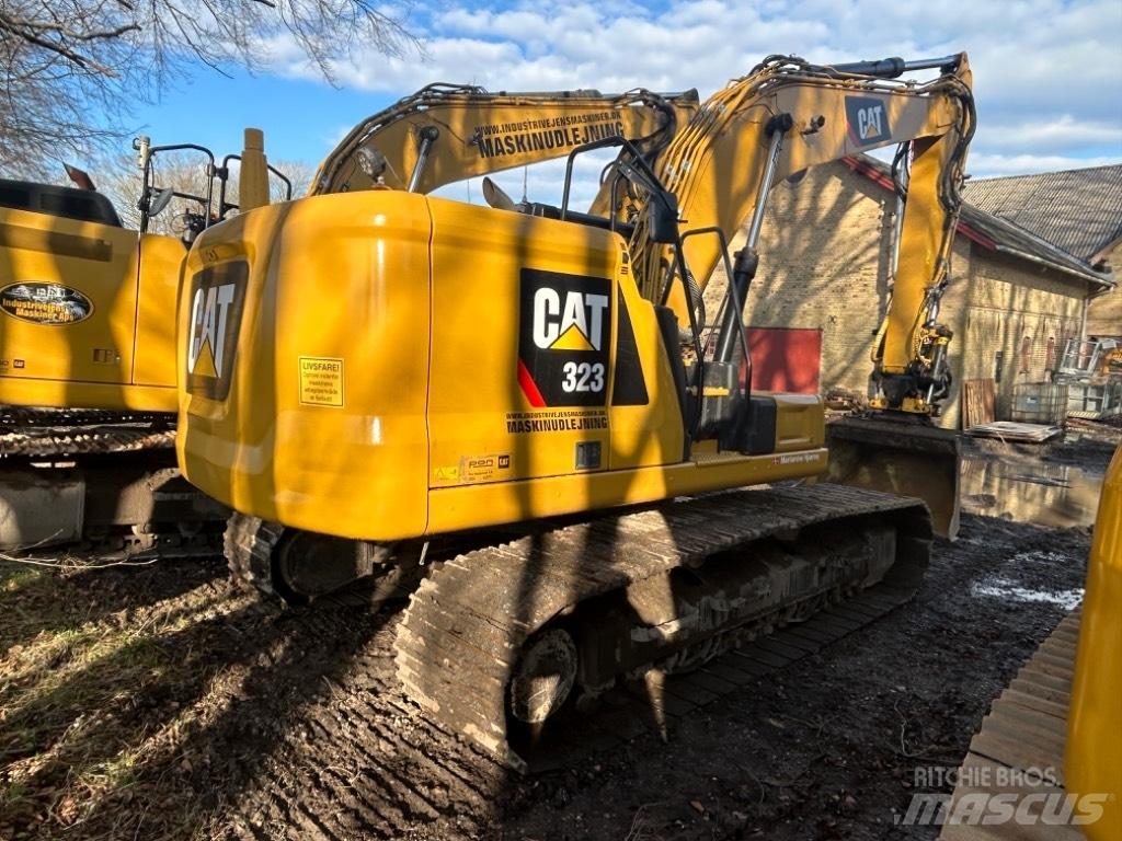 CAT 323 Nextgen Vikšriniai ekskavatoriai