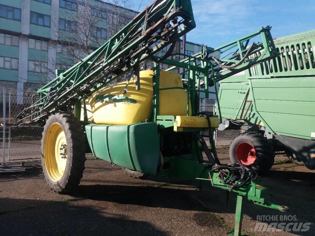 John Deere 732 Prikabinami purkštuvai