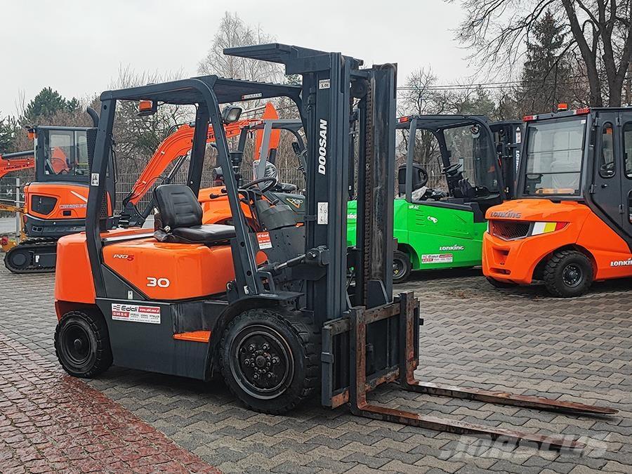 Doosan D30G Dyzeliniai krautuvai