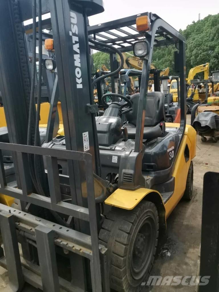 Komatsu 30 Teleskopiniai krautuvai