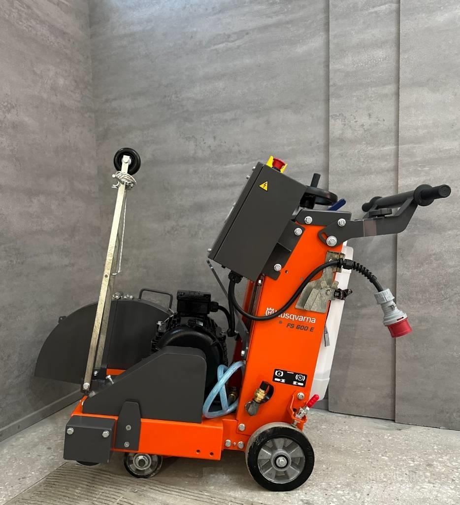 Husqvarna FS600E Statyba - Kita