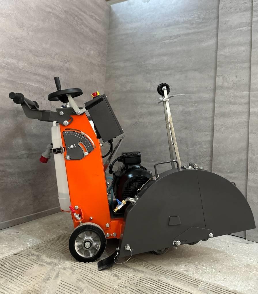 Husqvarna FS600E Statyba - Kita