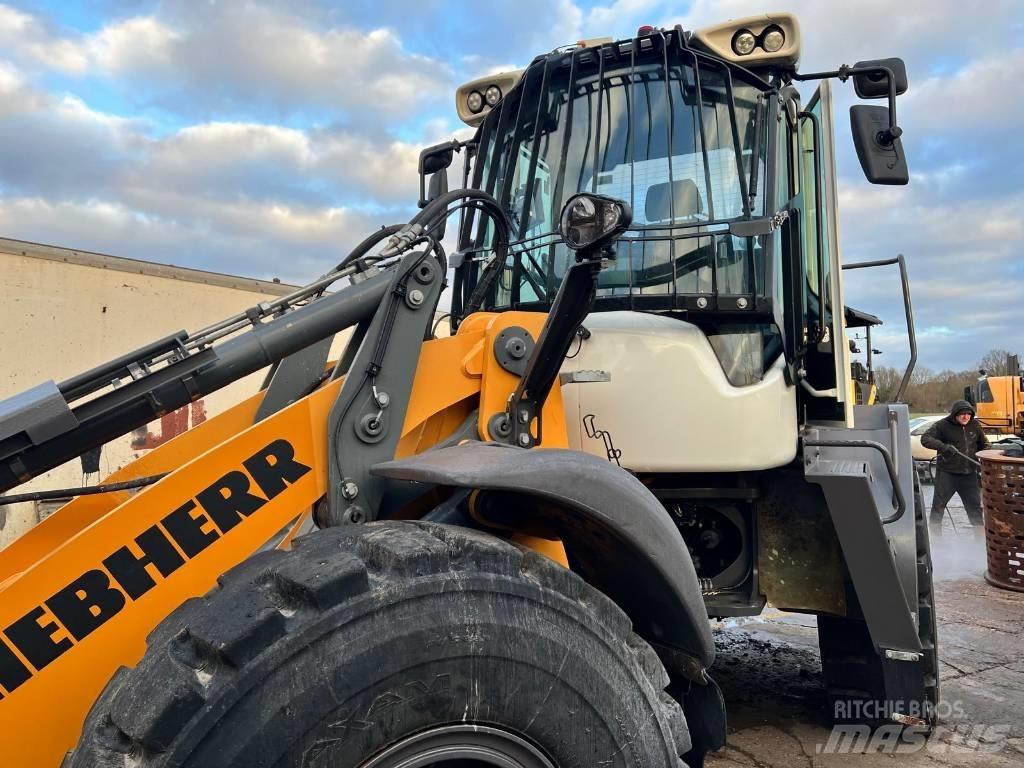 Liebherr L546 Naudoti ratiniai krautuvai