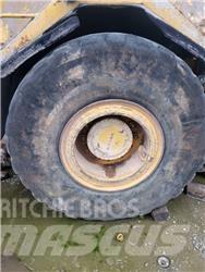 Volvo A25 Padangos, ratai ir ratlankiai