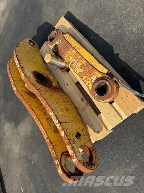 Komatsu BUCKET LINK Kaušai