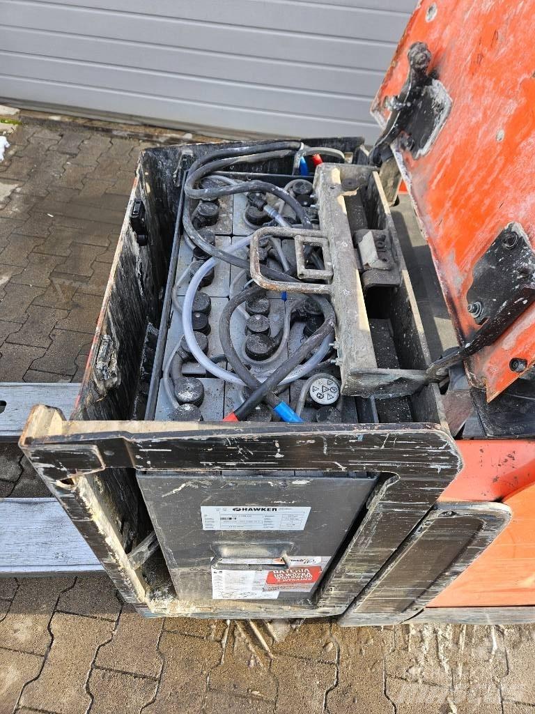 BT LPE 250 Elektriniai šakiniai krautuvai