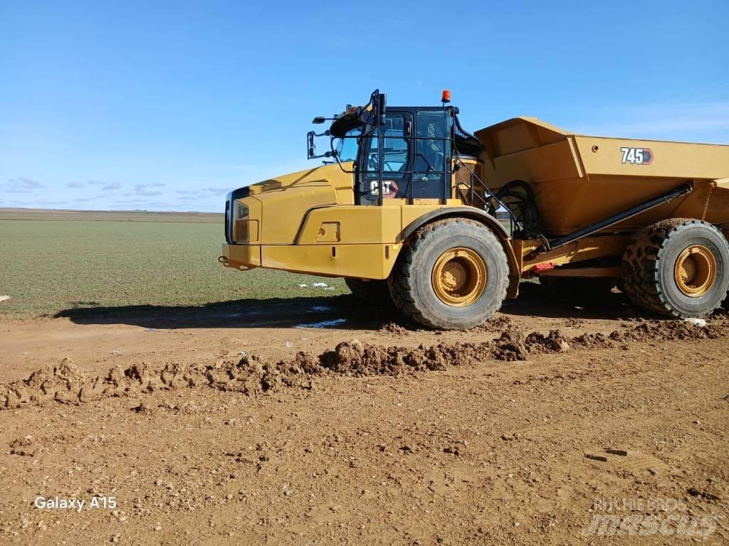 CAT 745 Karjeriniai savivarčiai
