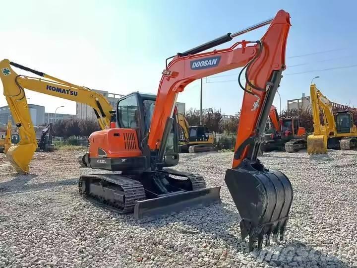 Doosan DX60-9C Vikšriniai ekskavatoriai