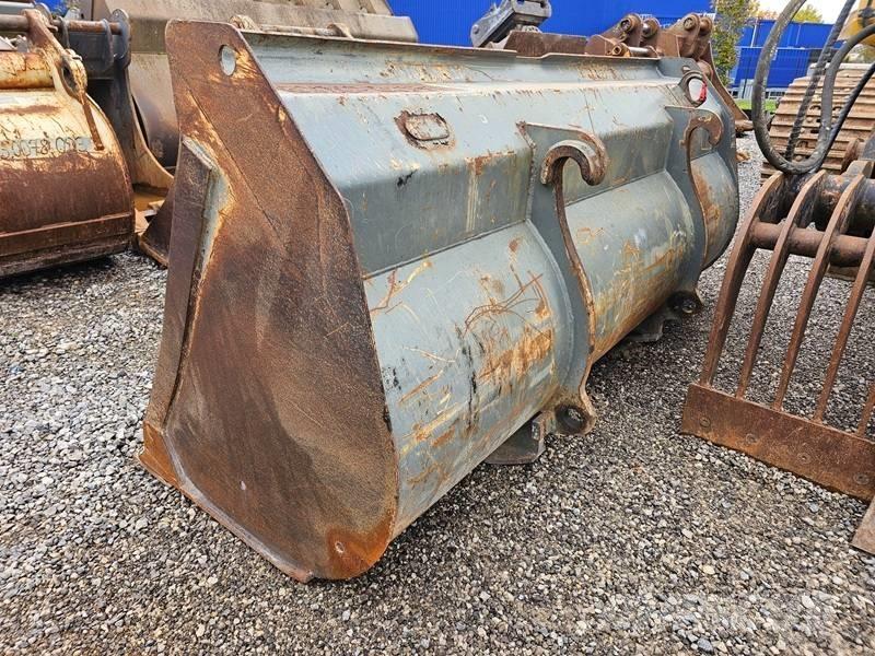 Liebherr L 514 Naudoti ratiniai krautuvai