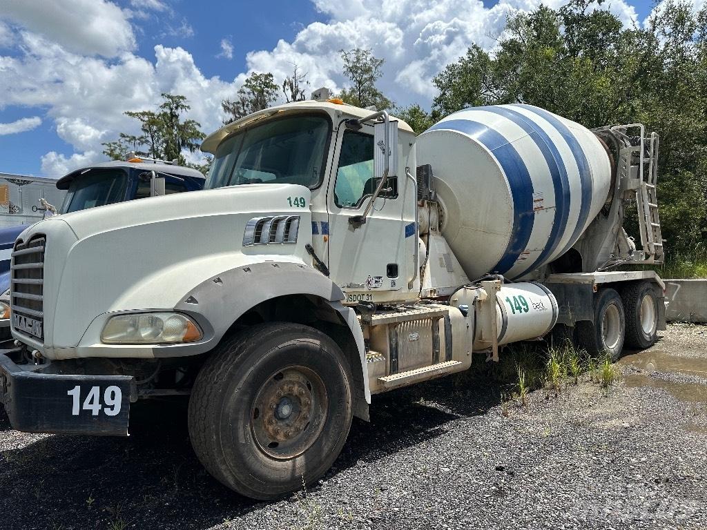 Mack GU 800 Kita