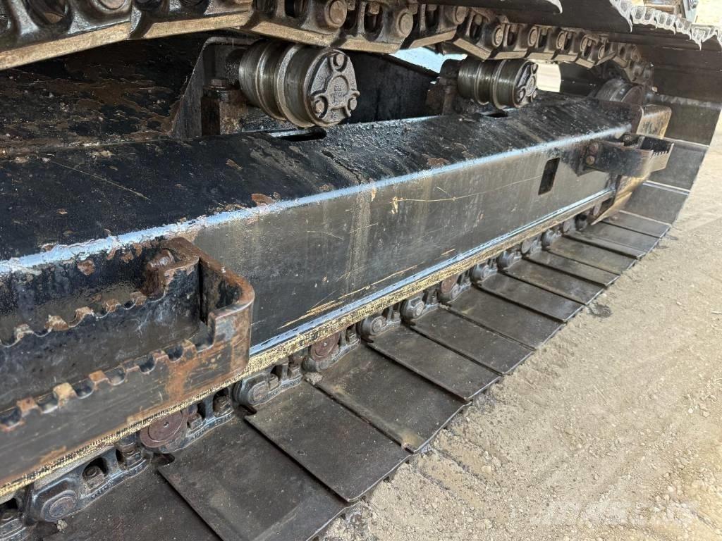 JCB JS 131 Vikšriniai ekskavatoriai