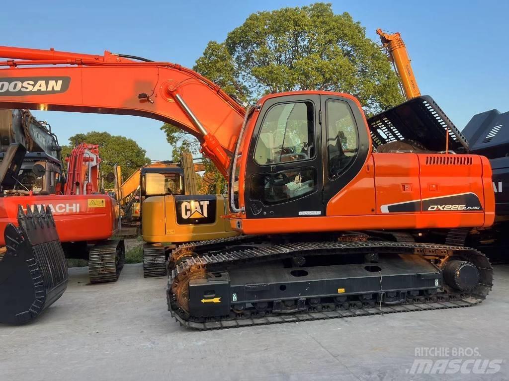 Doosan DX225LC-9C Vikšriniai ekskavatoriai