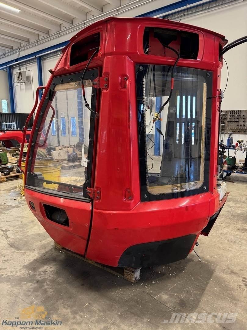 Komatsu 951 Kabinos ir salonai