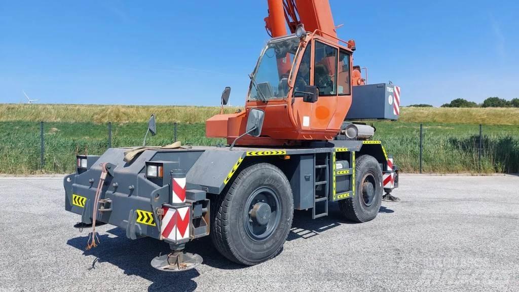 Terex RC30 Neapdoroto reljefo kranai