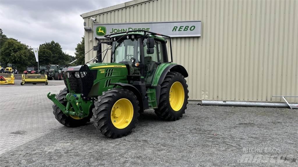 John Deere 6120M Naudoti kompaktiški traktoriai