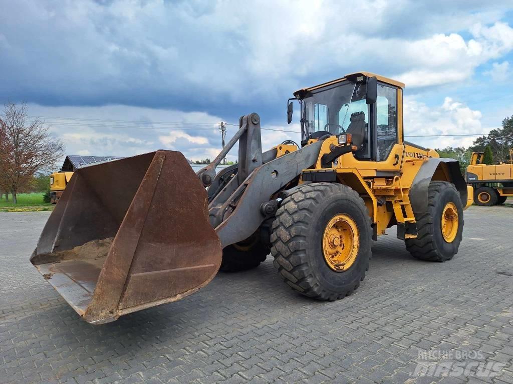 Volvo L 120 F Naudoti ratiniai krautuvai