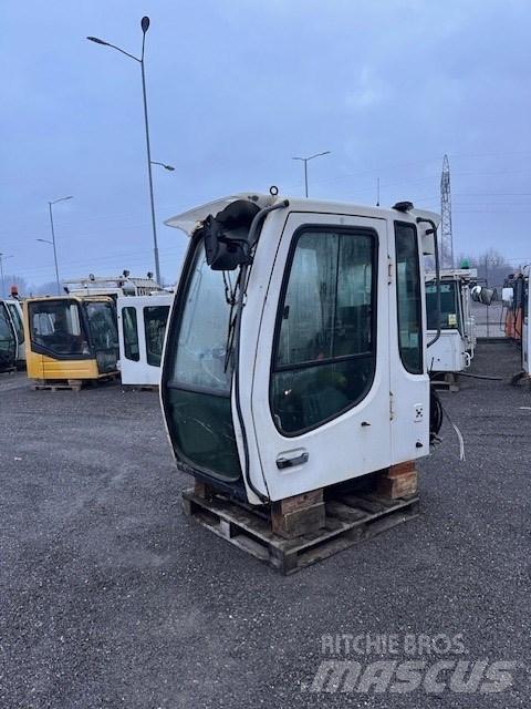 Liebherr A 314 CAB Kabinos ir interjeras