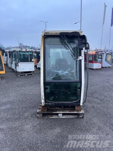 Liebherr A 314 CAB Kabinos ir interjeras