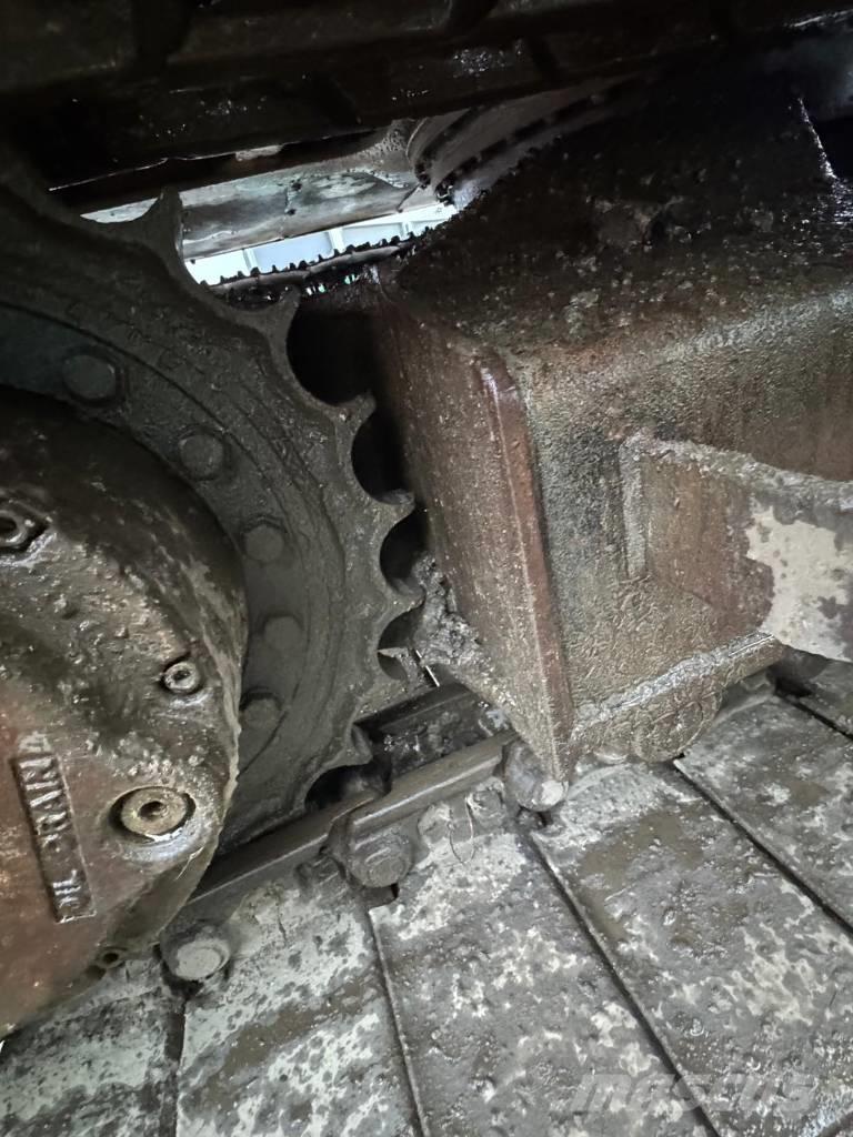 JCB JS 130 Vikšriniai ekskavatoriai