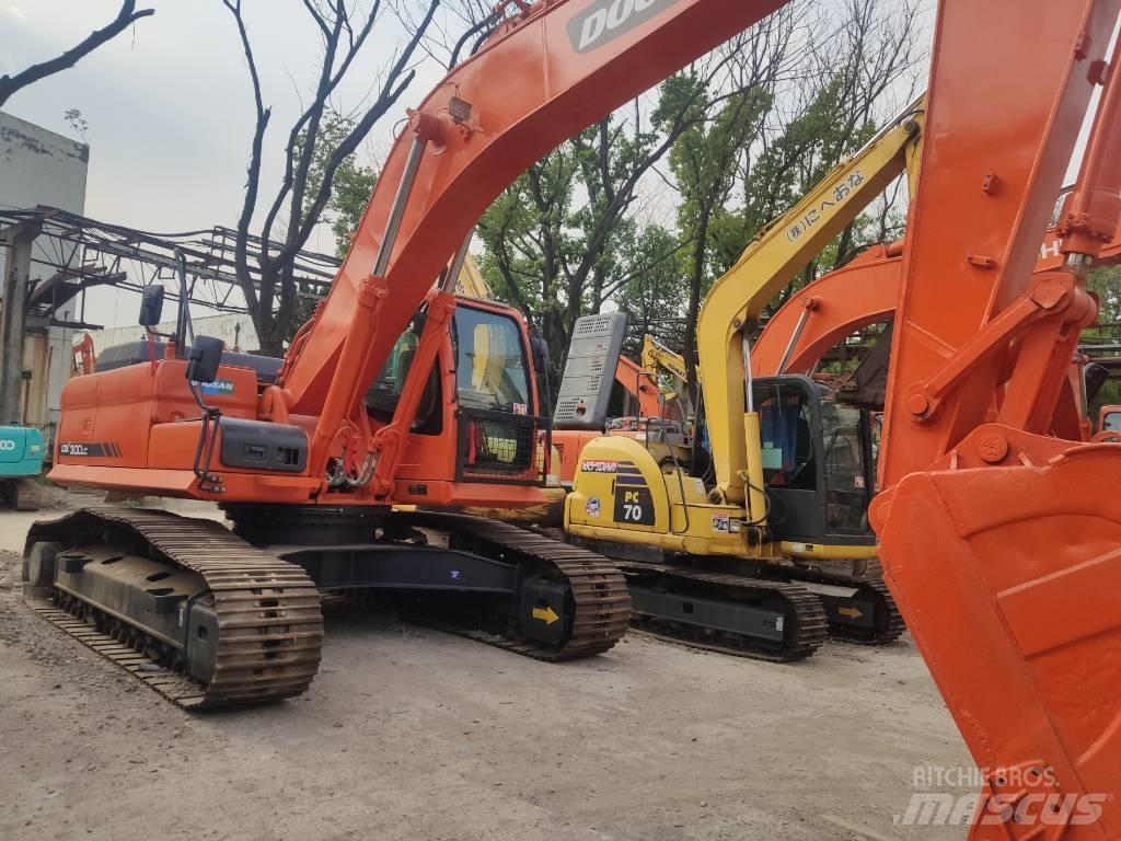 Doosan dx300 Vikšriniai ekskavatoriai