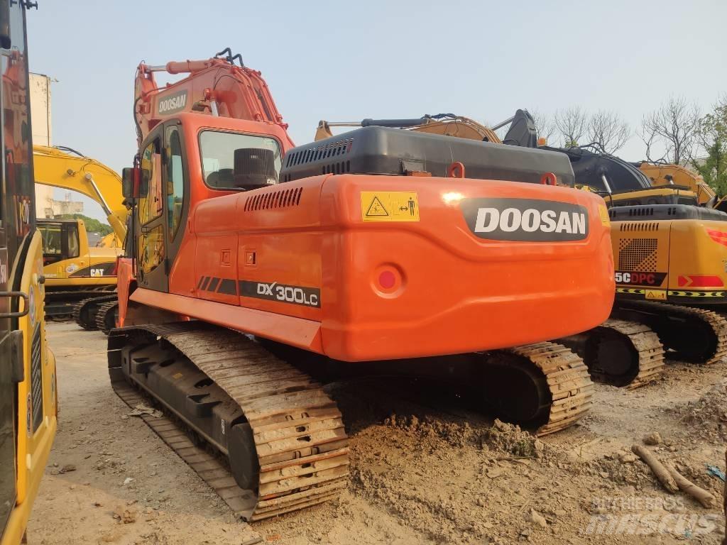 Doosan dx300 Vikšriniai ekskavatoriai