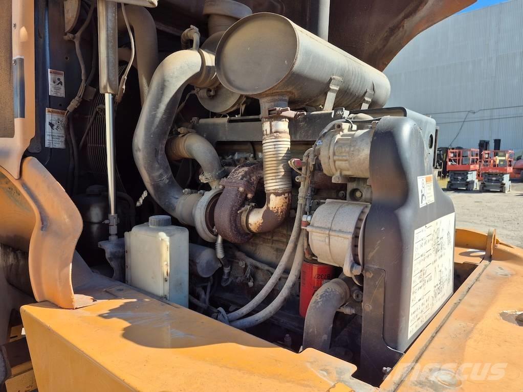 CASE 721 E Naudoti ratiniai krautuvai