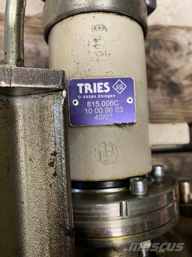 Liebherr A934C Hidraulikos įrenginiai