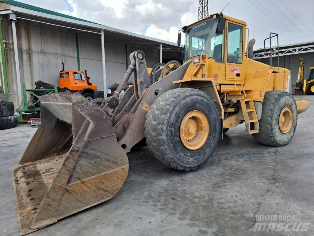 Volvo L 180 E Naudoti ratiniai krautuvai