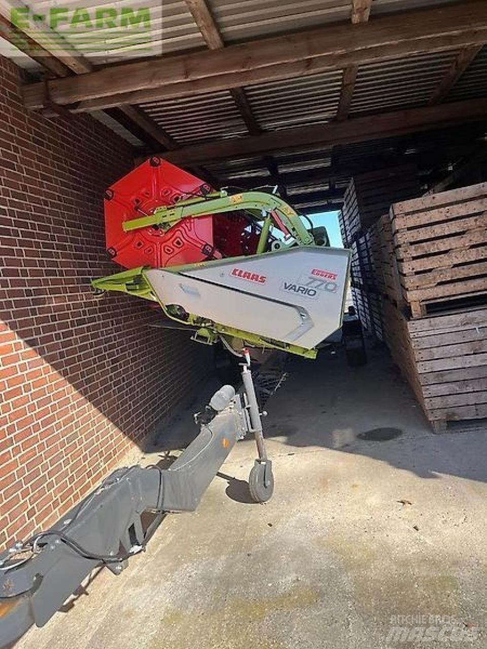 CLAAS trion 730 Derliaus nuėmimo kombainai