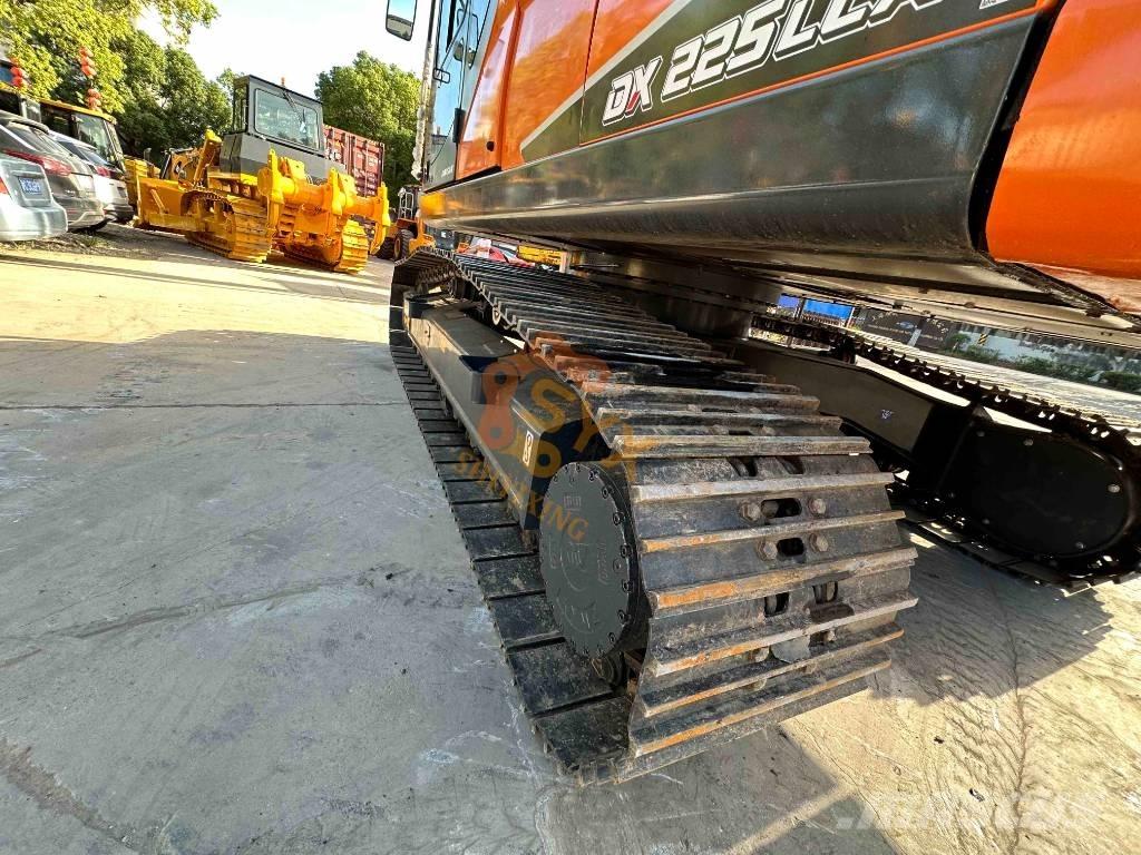 Doosan DX 225 LCA Vikšriniai ekskavatoriai