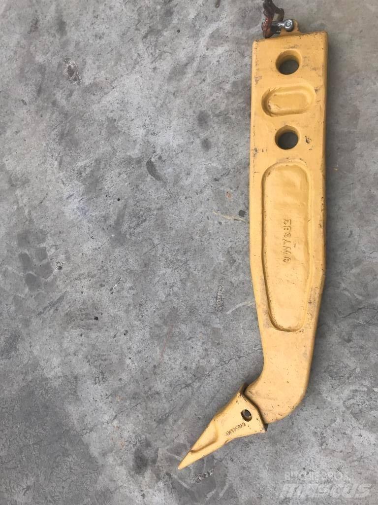 Komatsu D65 Shank Kultivatoriai-purentuvai
