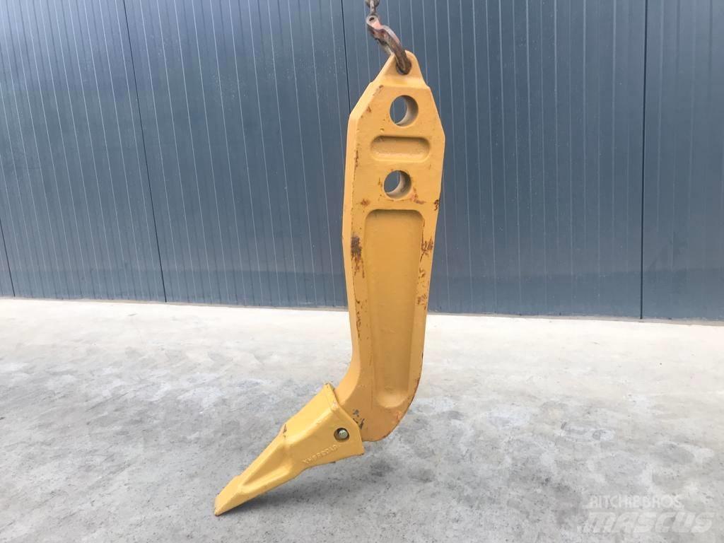 Komatsu D65 Shank Kultivatoriai-purentuvai