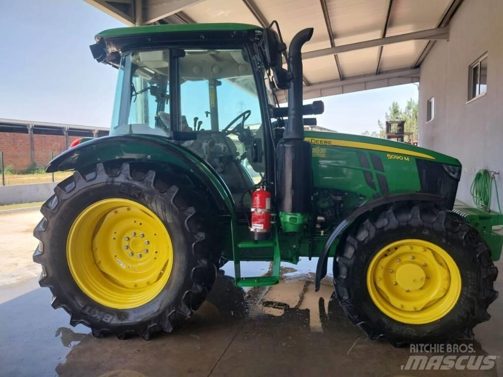 John Deere 5090 M Traktoriai