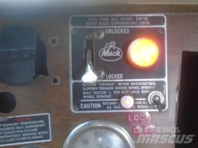 Mack RM 6866 S Sniego peiliai ir valytuvai