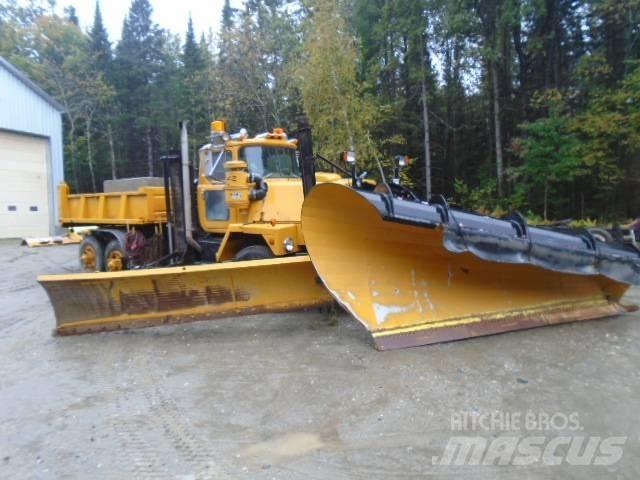 Mack RM 6866 S Sniego peiliai ir valytuvai