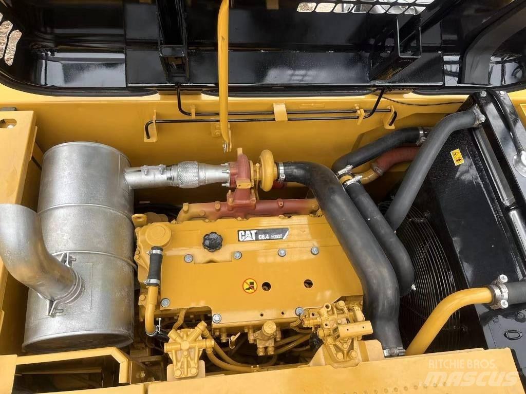 CAT 320 D2 Vikšriniai ekskavatoriai