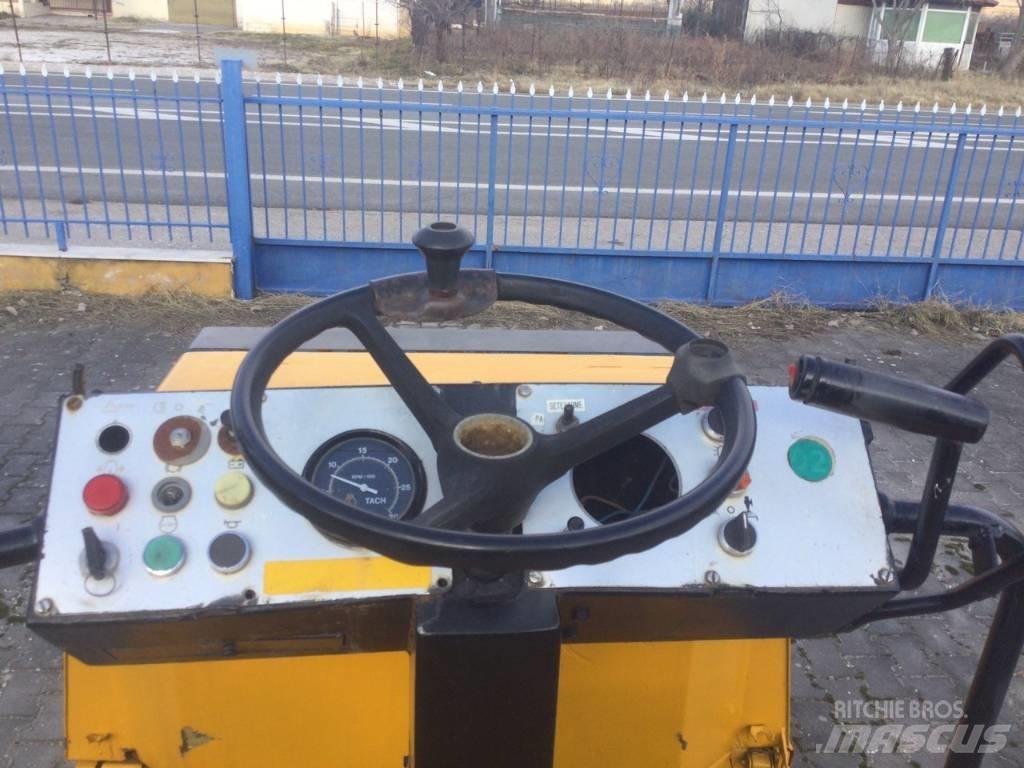 Dynapac CC 101 Porinių būgnų volai